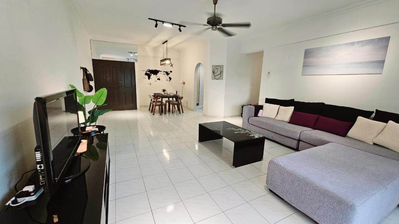 Noble Center Macalister 3 Bedroom 2 Carpark Apartment George Town