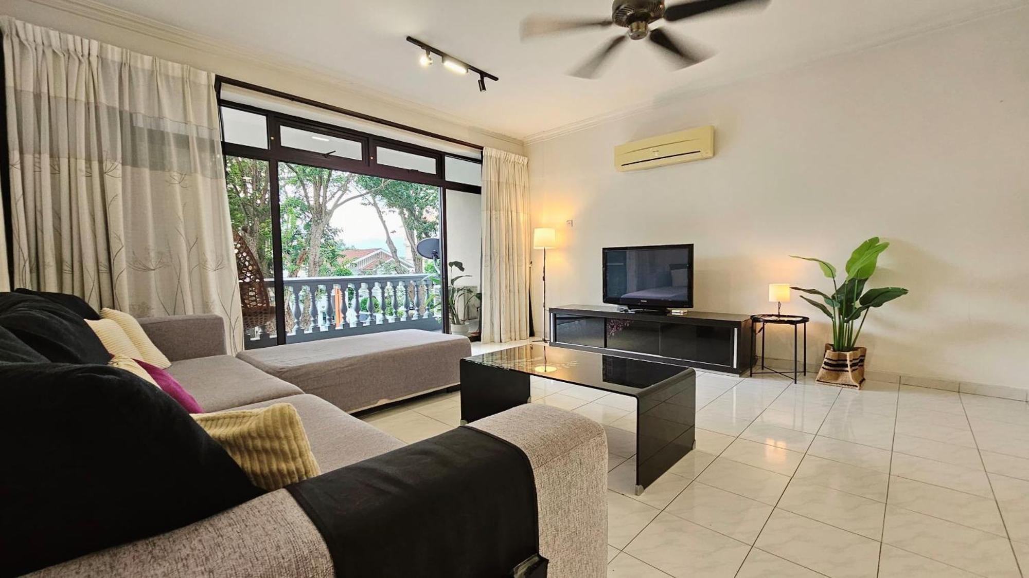 Noble Center Macalister 3 Bedroom 2 Carpark Apartment